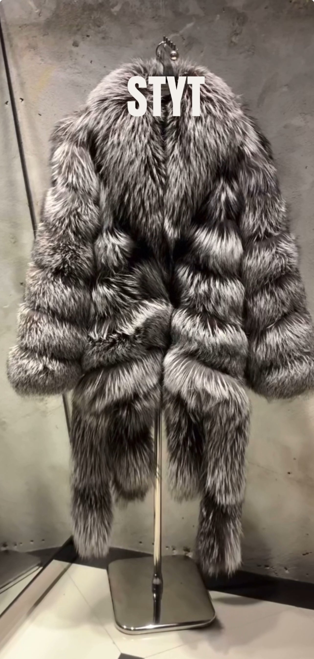 Show Stopper Natural Fox Coat - Grey